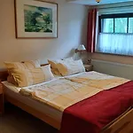 Garni & Oma's Heuhotel 'pension Zur Galerie' Barby