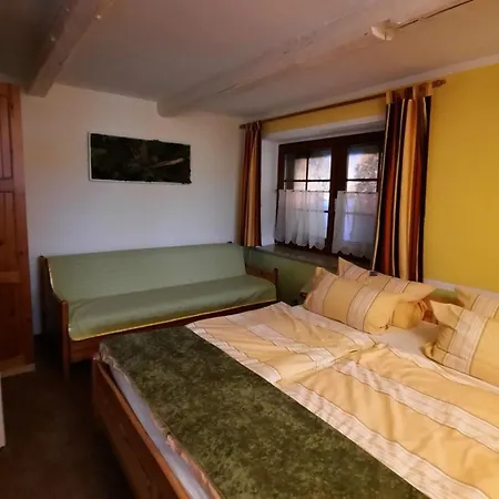 Garni & Oma's Heuhotel 'pension Zur Galerie' Barby