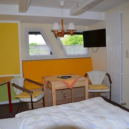 Penzion Garni&oma's Heuhotel 'pension Zur Galerie' Barby