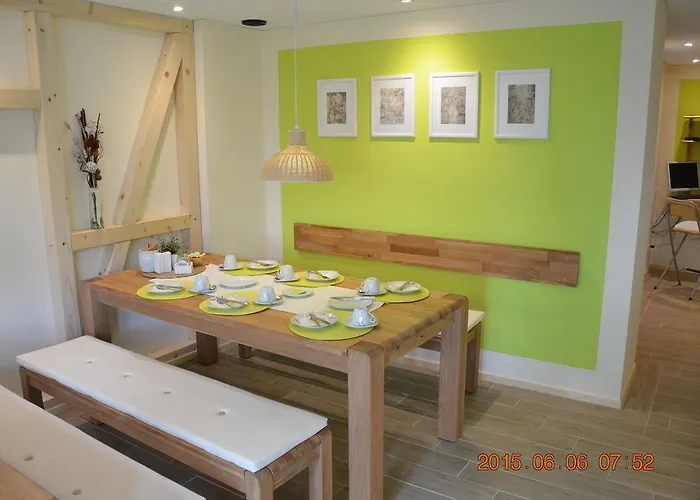 Garni & Oma's Heuhotel 'pension Zur Galerie'