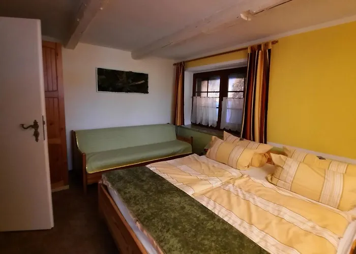 Garni & Oma's Heuhotel 'pension Zur Galerie' Barby